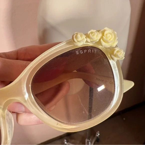 Vintage 90 Y2K Esprit Cream white retro Floral Coquette Girl feminine Sunglasses - Picture 4 of 16